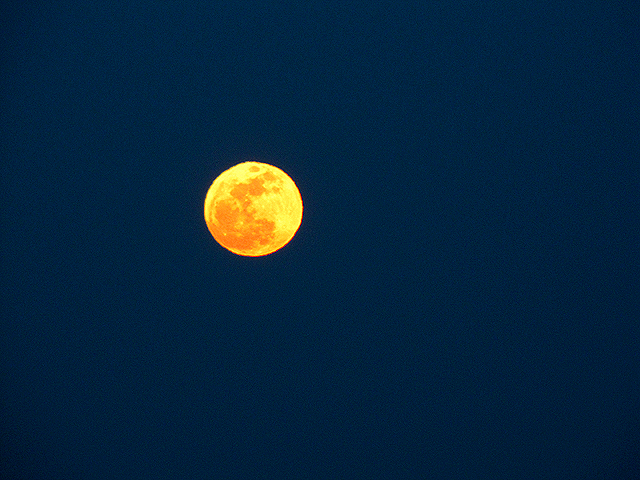 Supermoon looks like Mars