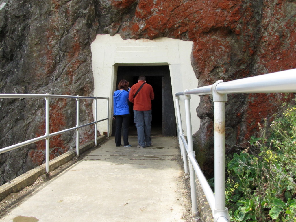 Tunnel entrance by Rudha-an