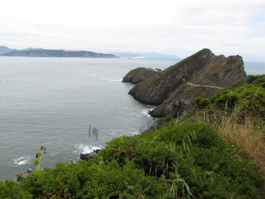 Head of the trail to the lighthouse by Rudha-an